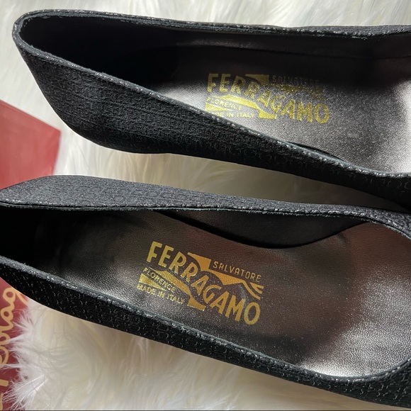 Salvatore Ferragamo pointy high heels - Picture 9 of 13